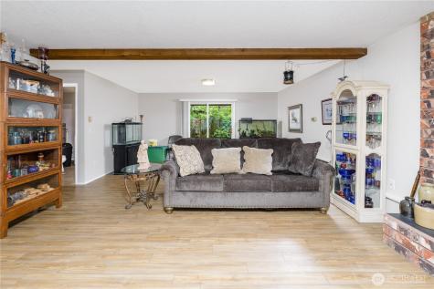 2126 Clipper Cove Port Angeles WA 98362