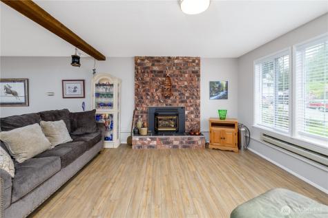 2126 Clipper Cove Port Angeles WA 98362