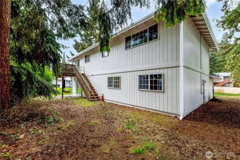 2126 Clipper Cove Port Angeles WA 98362