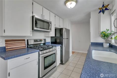 131 S 324th Place Federal Way WA 98003