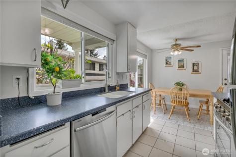 131 S 324th Place Federal Way WA 98003