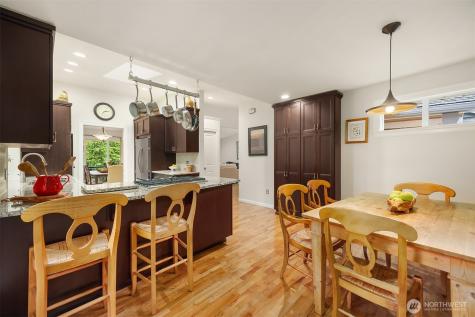 9360 SE 68th Mercer Island WA 98040