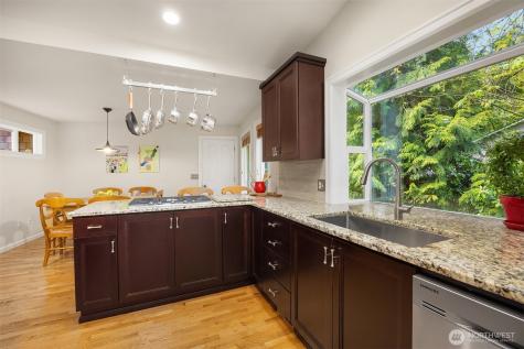 9360 SE 68th Mercer Island WA 98040