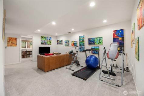 9360 SE 68th Mercer Island WA 98040