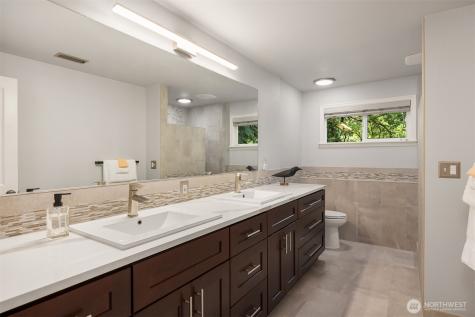 9360 SE 68th Mercer Island WA 98040