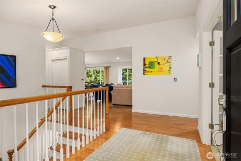 9360 SE 68th Mercer Island WA 98040