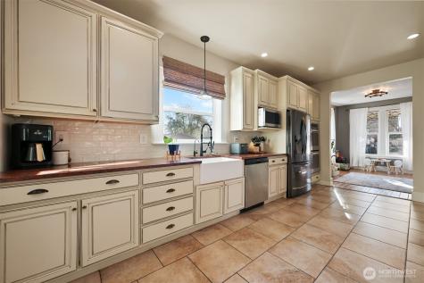 2880 Creasey Road Custer WA 98240