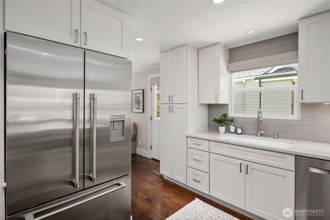 549 N 77th Street Seattle WA 98103