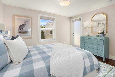 549 N 77th Street Seattle WA 98103