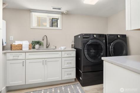 549 N 77th Street Seattle WA 98103