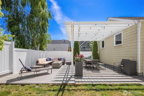 549 N 77th Street Seattle WA 98103