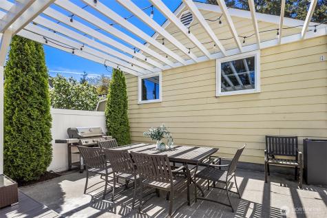 549 N 77th Street Seattle WA 98103