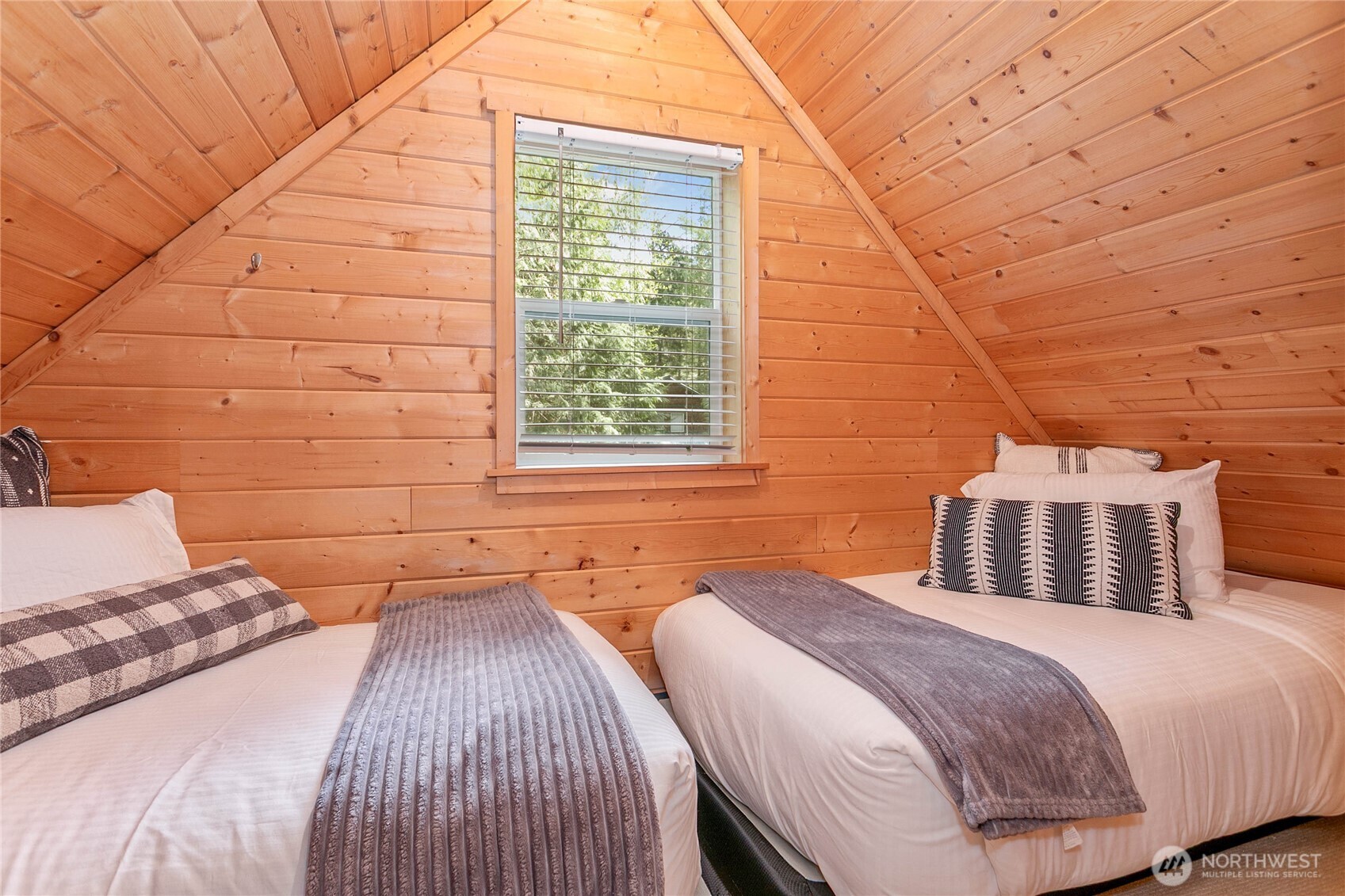 21012 Pinnacle Road Glacier WA 98244