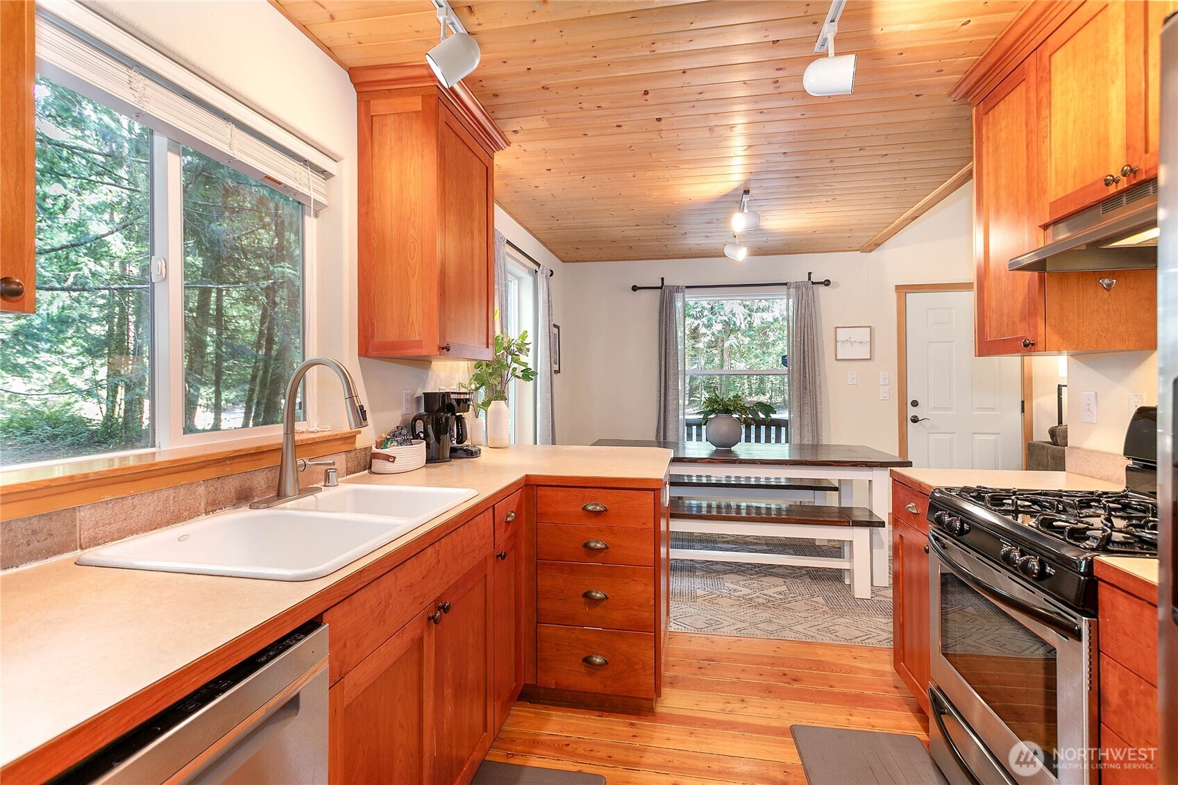 21012 Pinnacle Road Glacier WA 98244