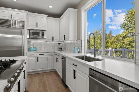 2046 277th Avenue SE Sammamish WA 98075