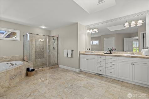 2046 277th Avenue SE Sammamish WA 98075