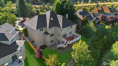 2046 277th Avenue SE Sammamish WA 98075