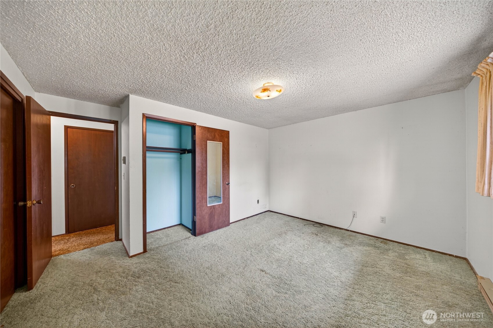 113 N Hawthorne Street Burlington WA 98233