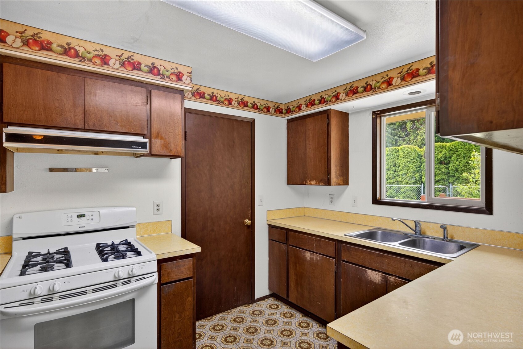 113 N Hawthorne Street Burlington WA 98233
