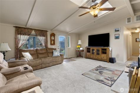 2124 Firland Drive Puyallup WA 98371