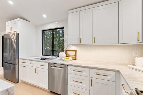 22911 57th Avenue SE Woodinville WA 98072