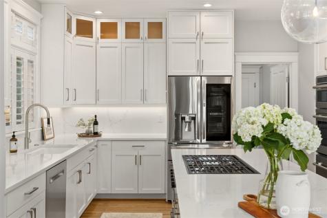 712 Tiffany Meadows Drive NE Bainbridge Island WA 98110