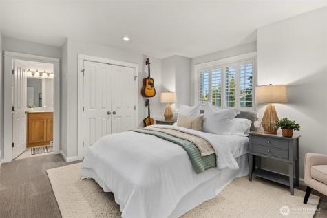 712 Tiffany Meadows Drive NE Bainbridge Island WA 98110