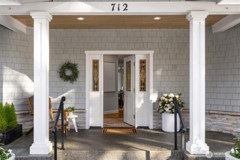 712 Tiffany Meadows Drive NE Bainbridge Island WA 98110