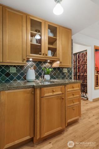 25300 SE Mirrormont Way Issaquah WA 98027