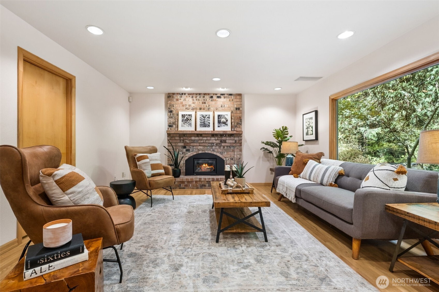 25300 SE Mirrormont Way Issaquah WA 98027