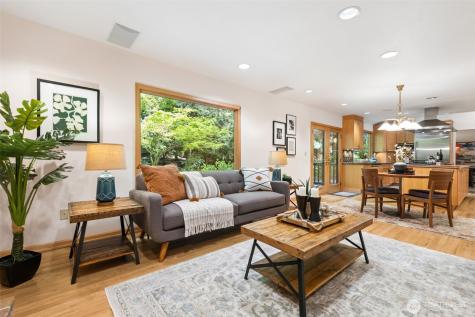25300 SE Mirrormont Way Issaquah WA 98027