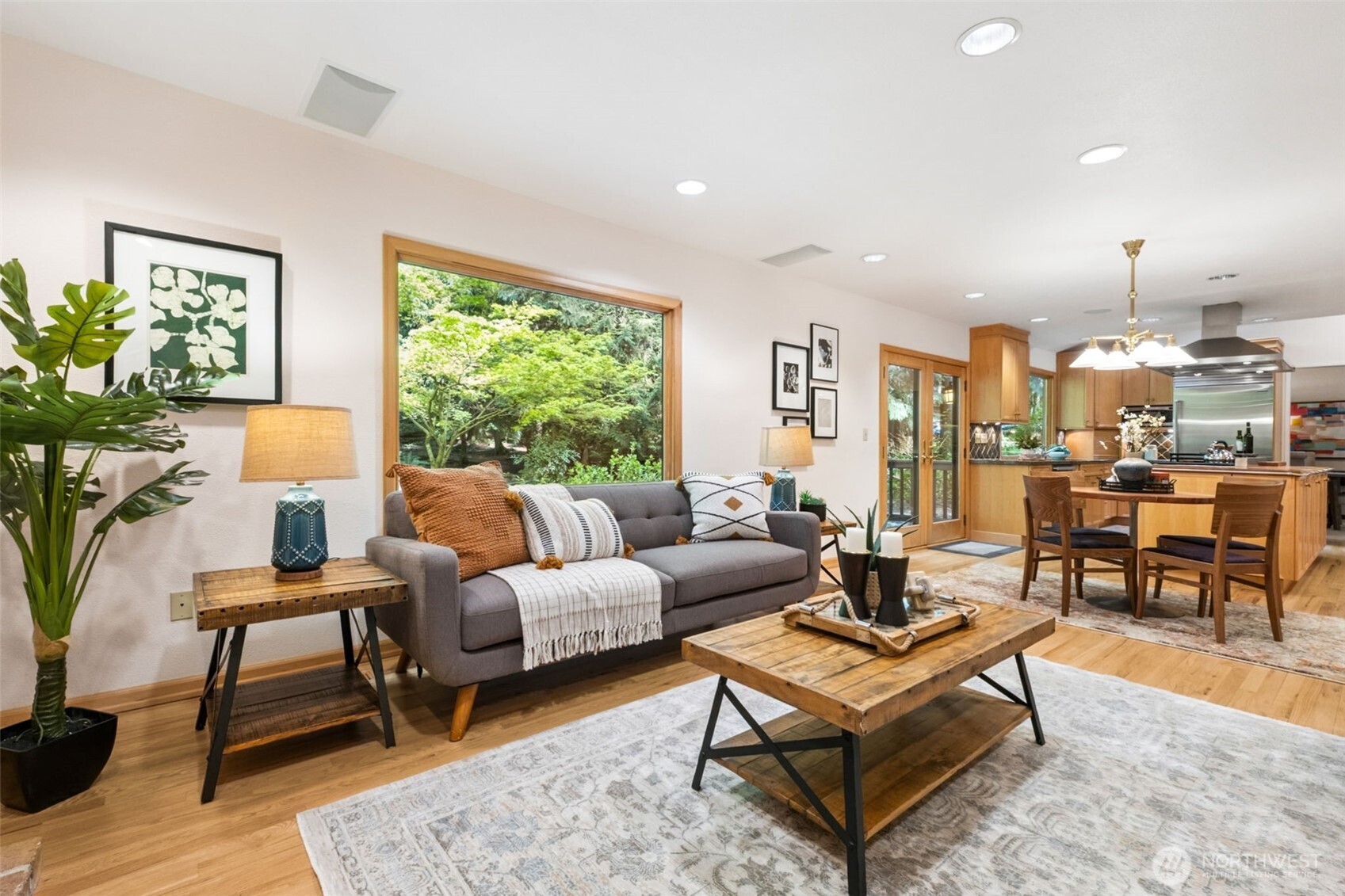 25300 SE Mirrormont Way Issaquah WA 98027
