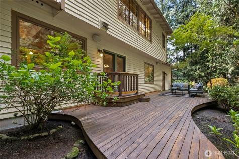 25300 SE Mirrormont Way Issaquah WA 98027