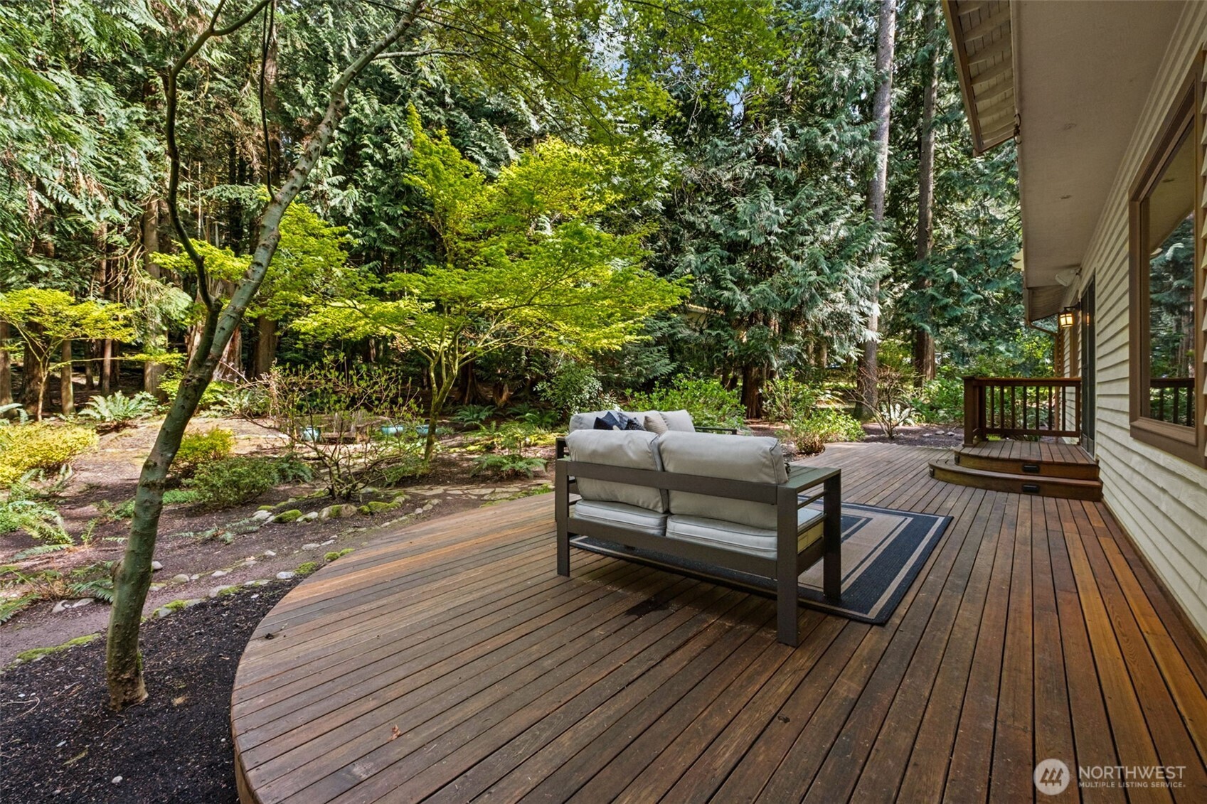 25300 SE Mirrormont Way Issaquah WA 98027