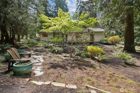 25300 SE Mirrormont Way Issaquah WA 98027