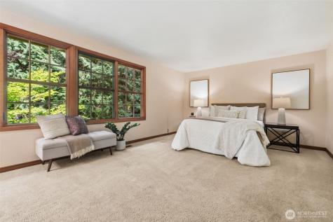 25300 SE Mirrormont Way Issaquah WA 98027
