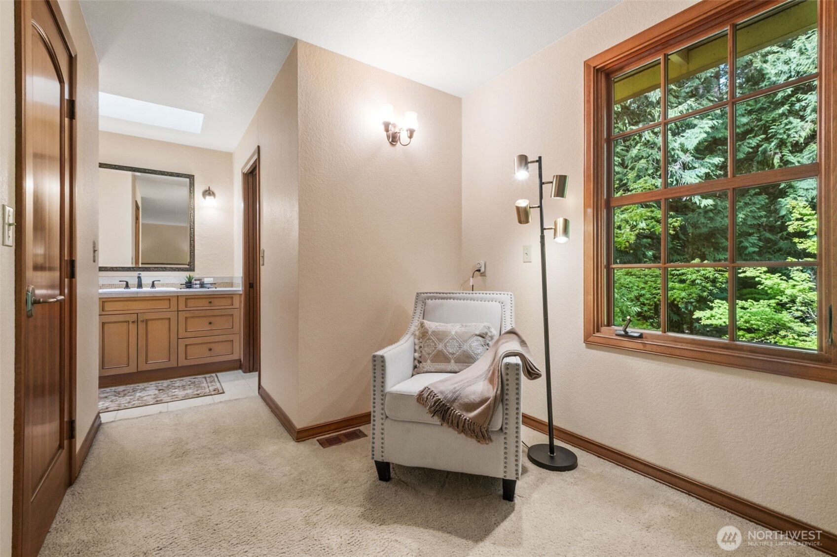 25300 SE Mirrormont Way Issaquah WA 98027