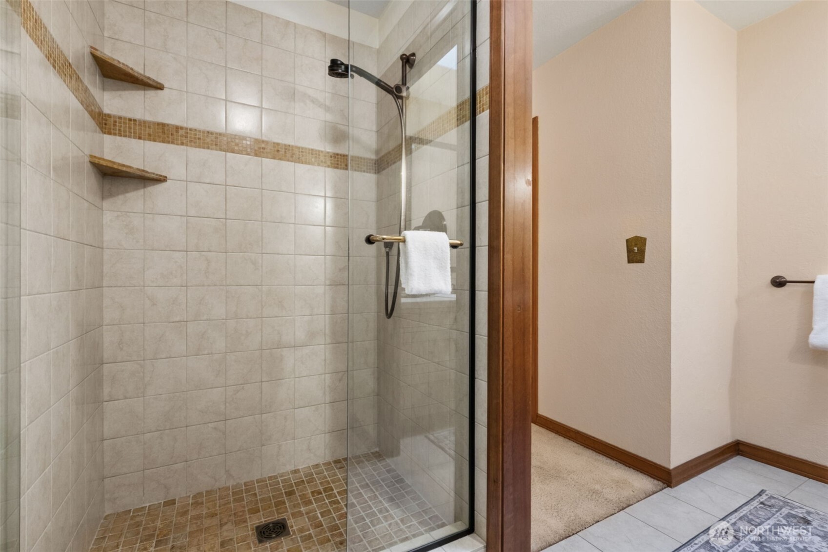 25300 SE Mirrormont Way Issaquah WA 98027