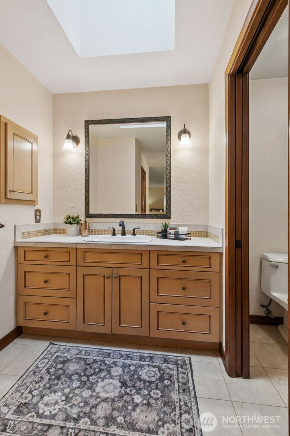 25300 SE Mirrormont Way Issaquah WA 98027