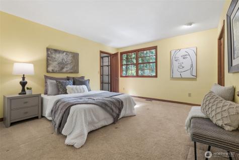 25300 SE Mirrormont Way Issaquah WA 98027