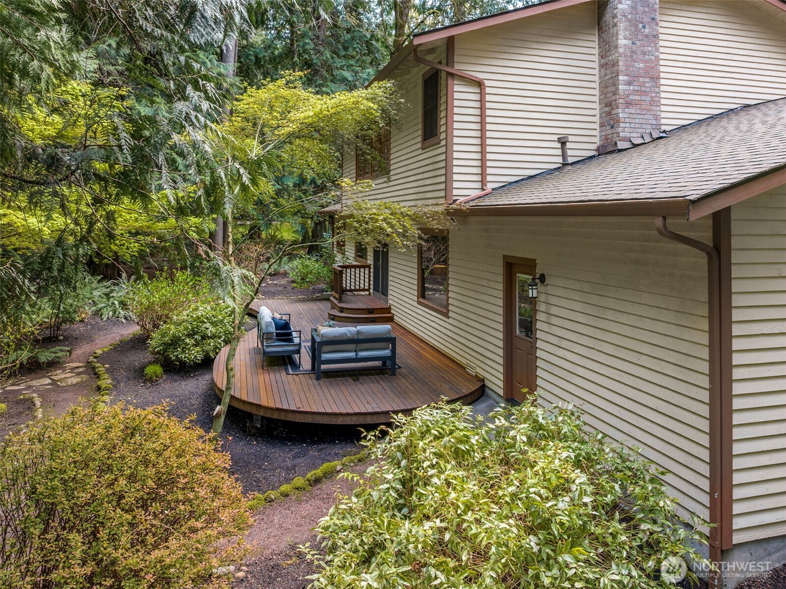 25300 SE Mirrormont Way Issaquah WA 98027