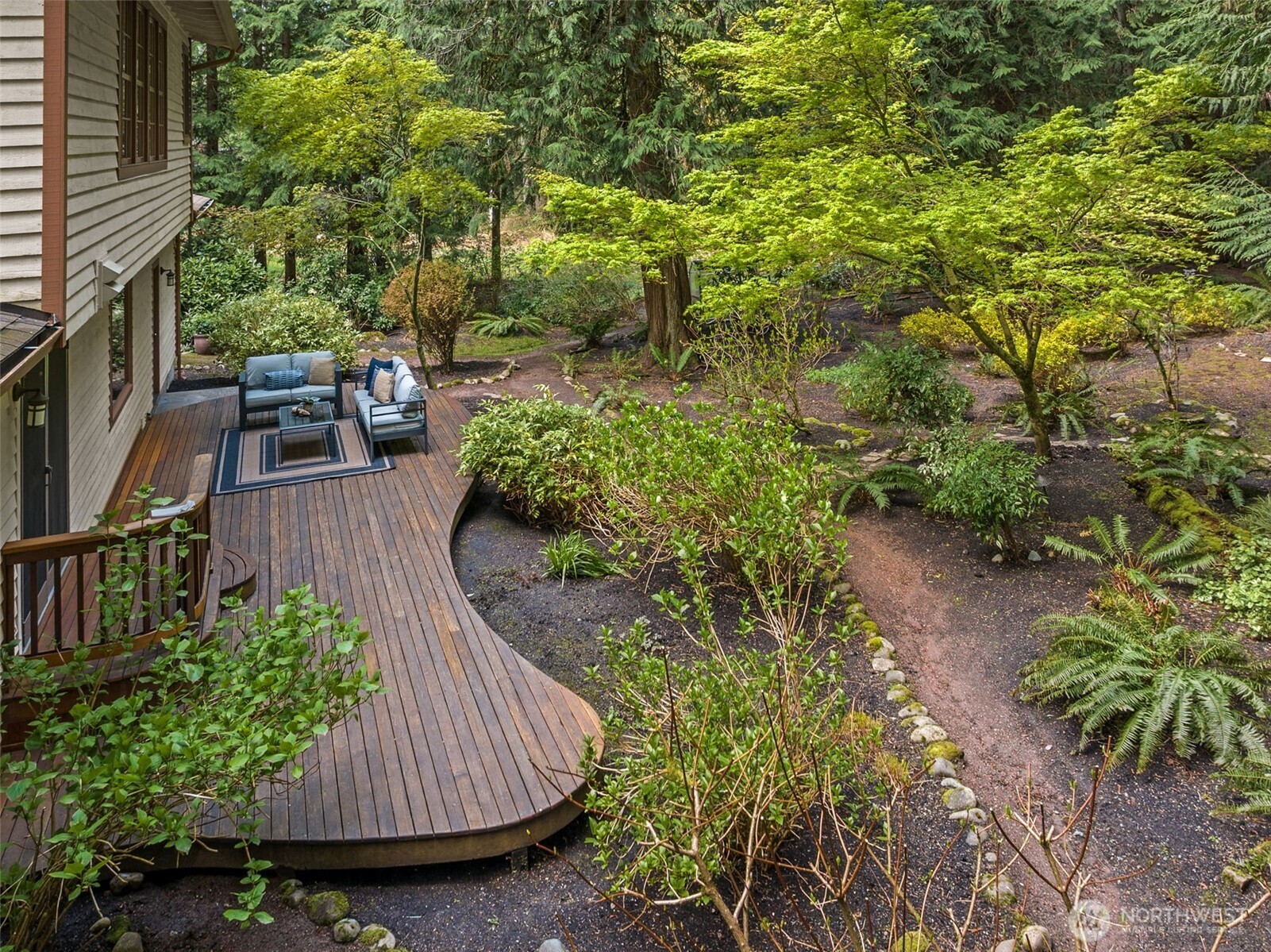 25300 SE Mirrormont Way Issaquah WA 98027