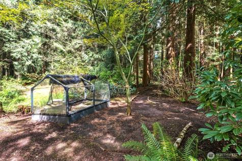 25300 SE Mirrormont Way Issaquah WA 98027
