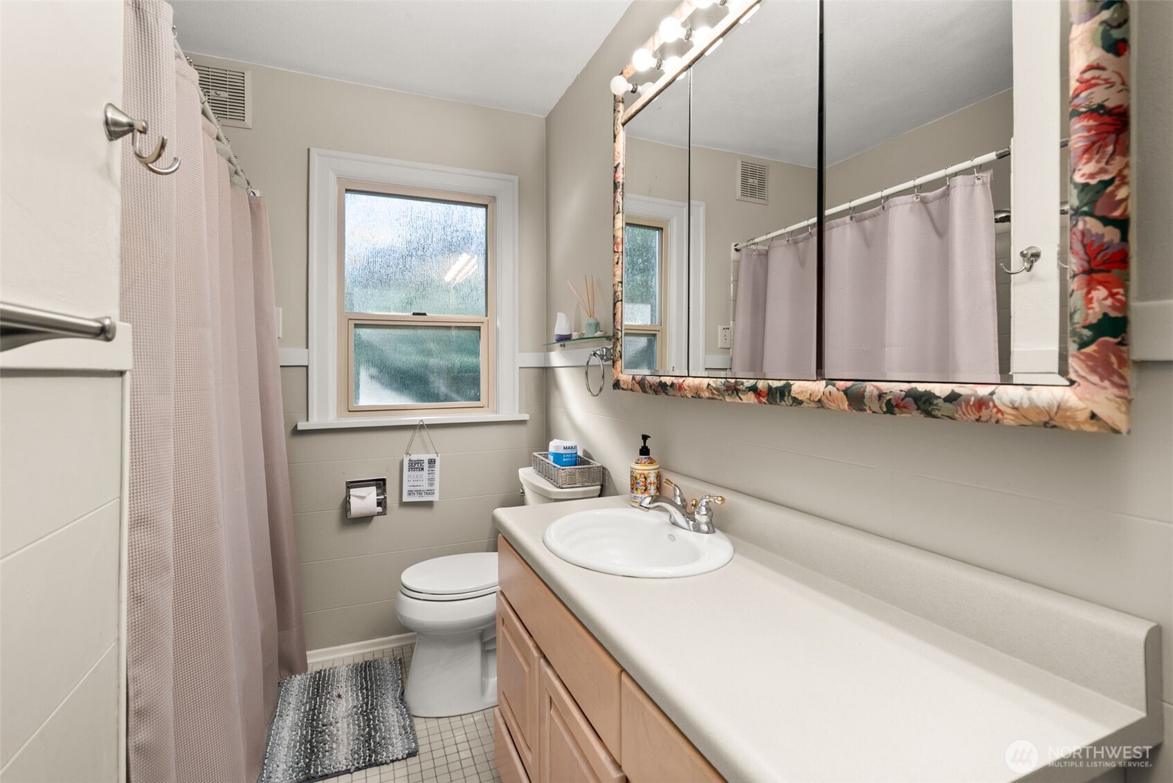 5208 Illahee Road NE Bremerton WA 98311