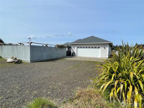 571 E Chance A La Mer NE Ocean Shores WA 98569