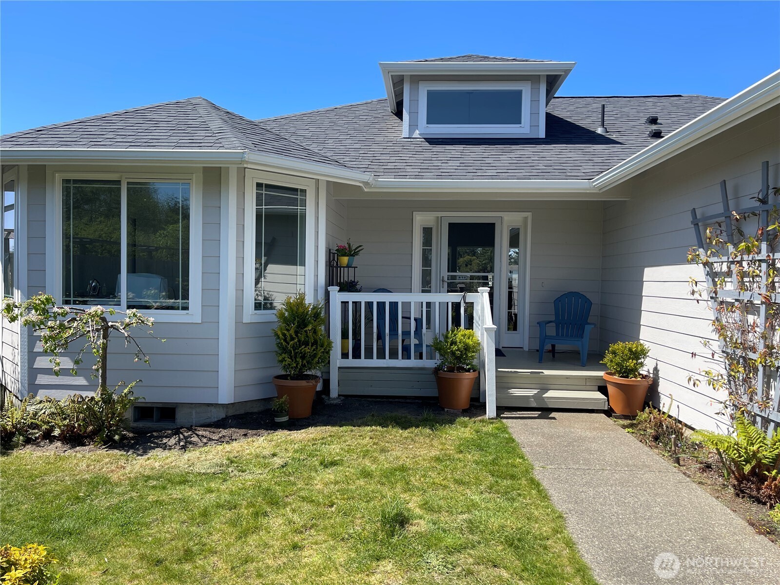 571 E Chance A La Mer NE Ocean Shores WA 98569