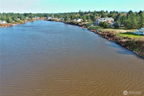 571 E Chance A La Mer NE Ocean Shores WA 98569