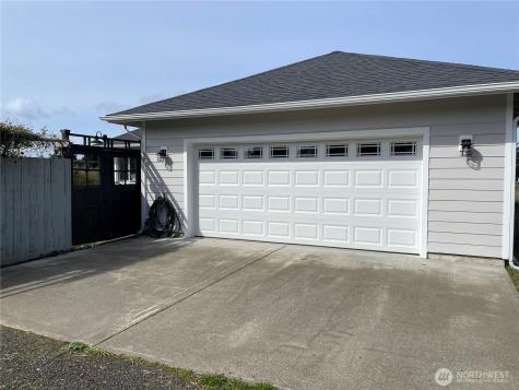 571 E Chance A La Mer NE Ocean Shores WA 98569
