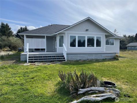571 E Chance A La Mer NE Ocean Shores WA 98569