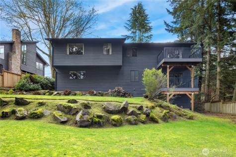 4616 NE 201st Place Lake Forest Park WA 98155